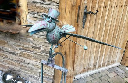 Windspiel Wippe Gartenstecker Rabe mit Hut Vogel Metall H 144cm